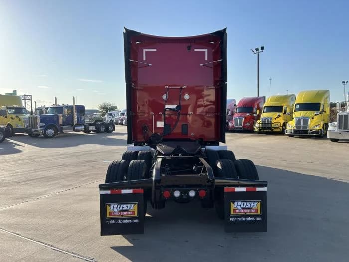 2024 Kenworth T680 in Houston, TX — photo 5