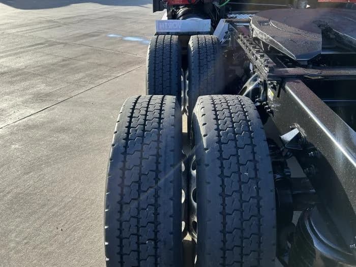 2024 Kenworth T680 in Houston, TX — photo 13