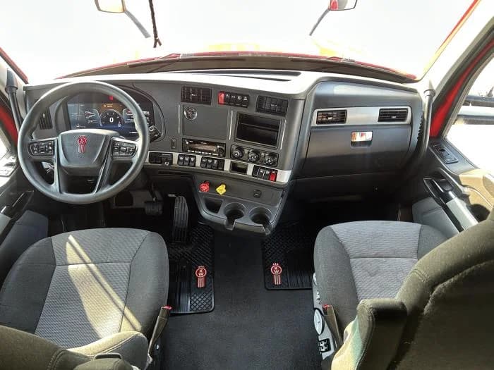 2024 Kenworth T680 in Houston, TX — photo 36