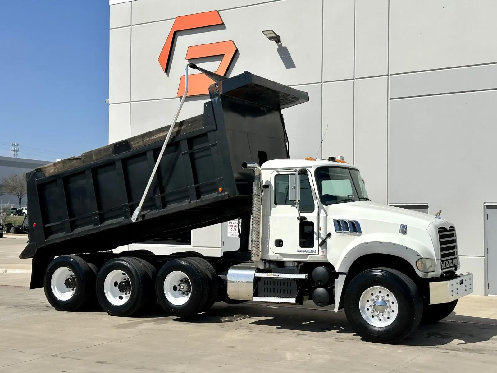 2013 Mack Granite