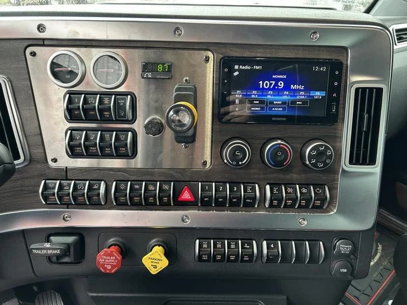 2025 Western Star 49X in Pittsburgh, PA — photo 14