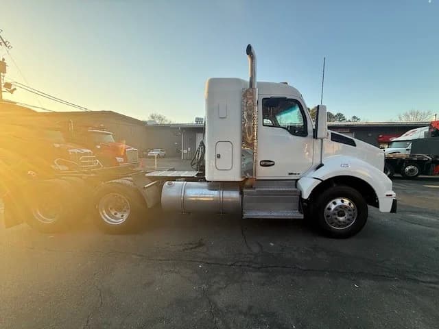 2020 Kenworth T880 in CLARKSBURG, WV — photo 3