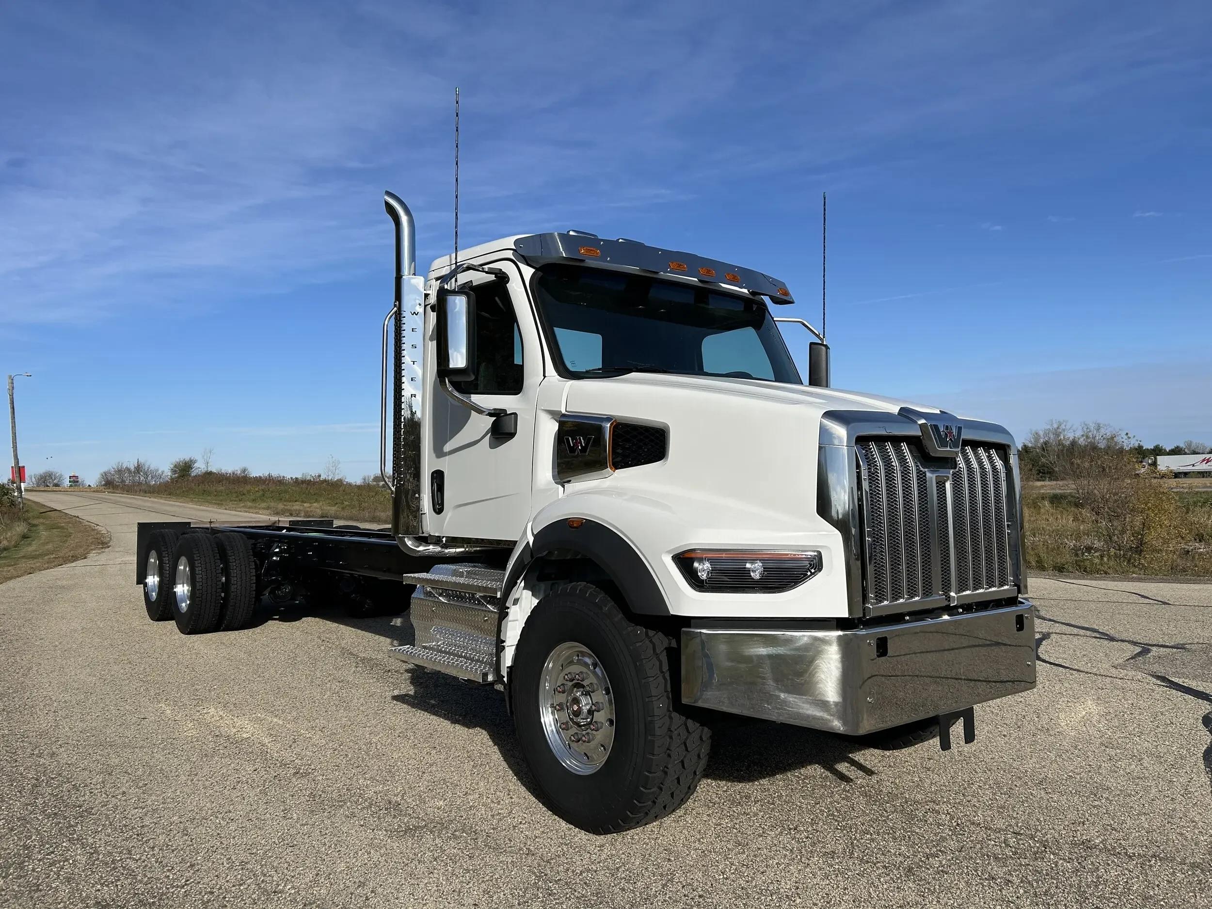 2026 Western Star 49X in Roberts, WI — photo 3