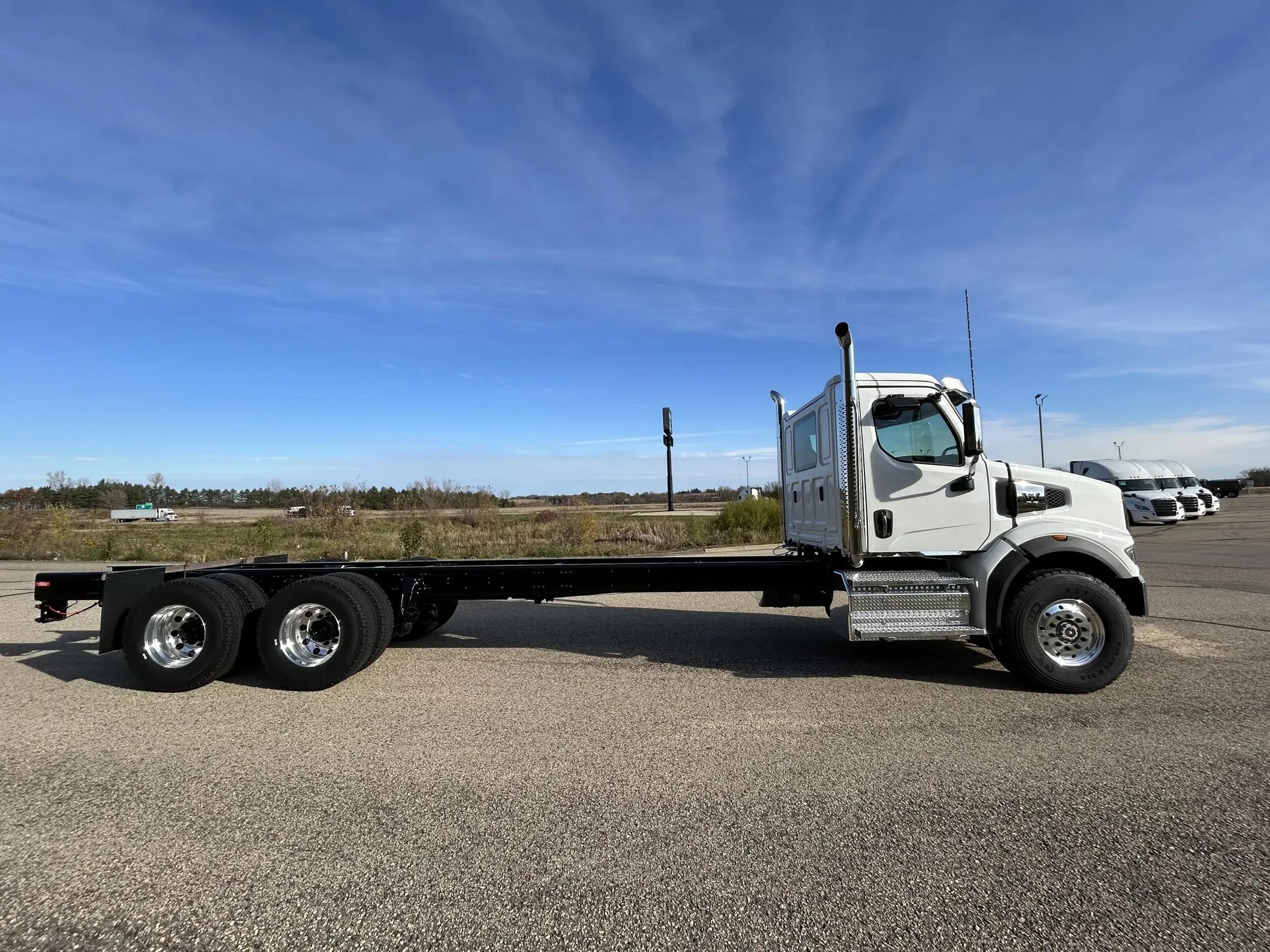 2026 Western Star 49X in Roberts, WI — photo 4