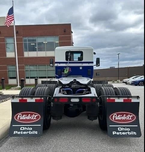 2025 Peterbilt 579 in Broadview Hts, OH — photo 3