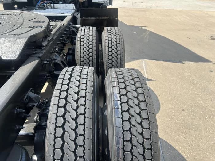 2020 Peterbilt 579 in Houston, TX — photo 12