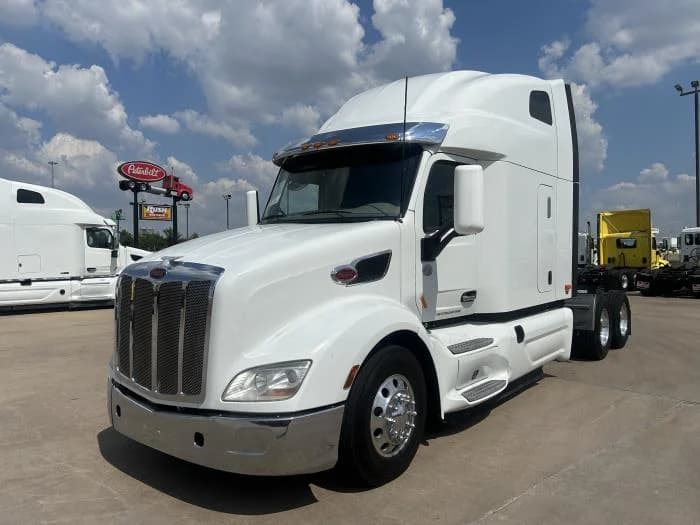 2020 Peterbilt 579 in Houston, TX — photo 2
