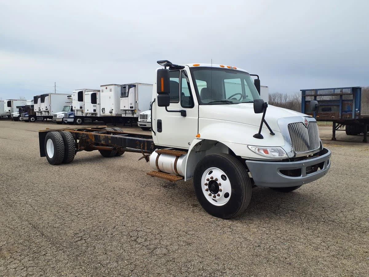 2019 International 4300 in Wayland, MI — photo 3