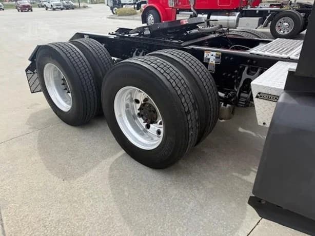 2022 Kenworth T680 in Salt Lake City, UT — photo 4