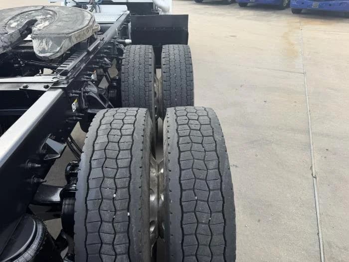 2021 Peterbilt 579 — photo 12