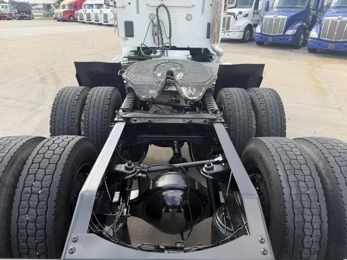 2021 Peterbilt 579 — photo 14