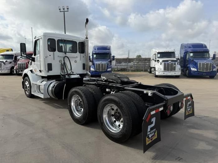 2021 Peterbilt 579 — photo 4