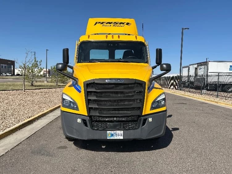 2022 Freightliner Cascadia in Grand Junction, CO — photo 2