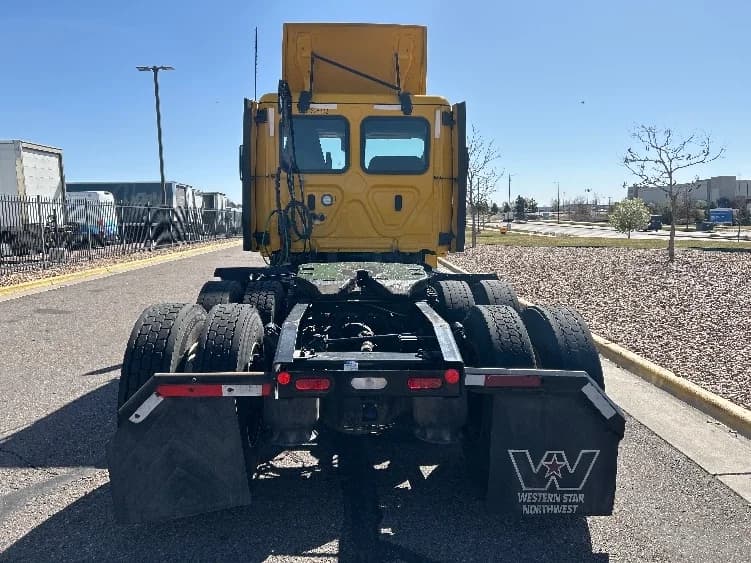 2022 Freightliner Cascadia in Grand Junction, CO — photo 6