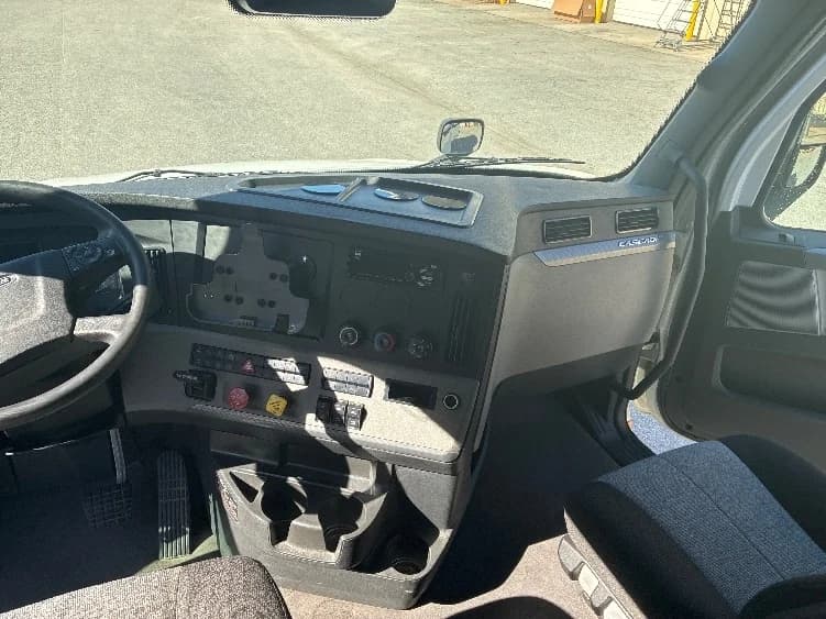 2021 Freightliner Cascadia in Greensboro, NC — photo 10