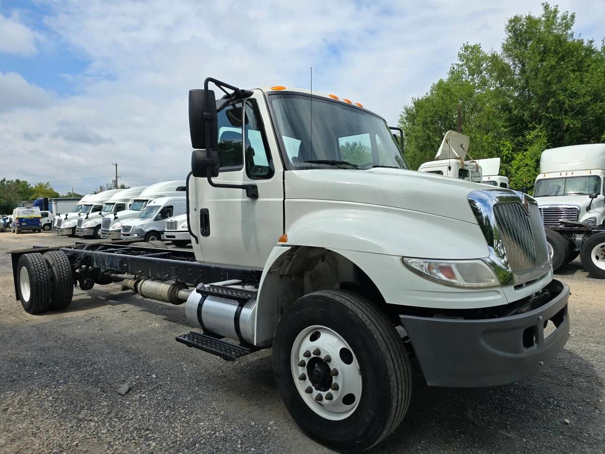 2015 International 4300 in Bensalem, PA — photo 3