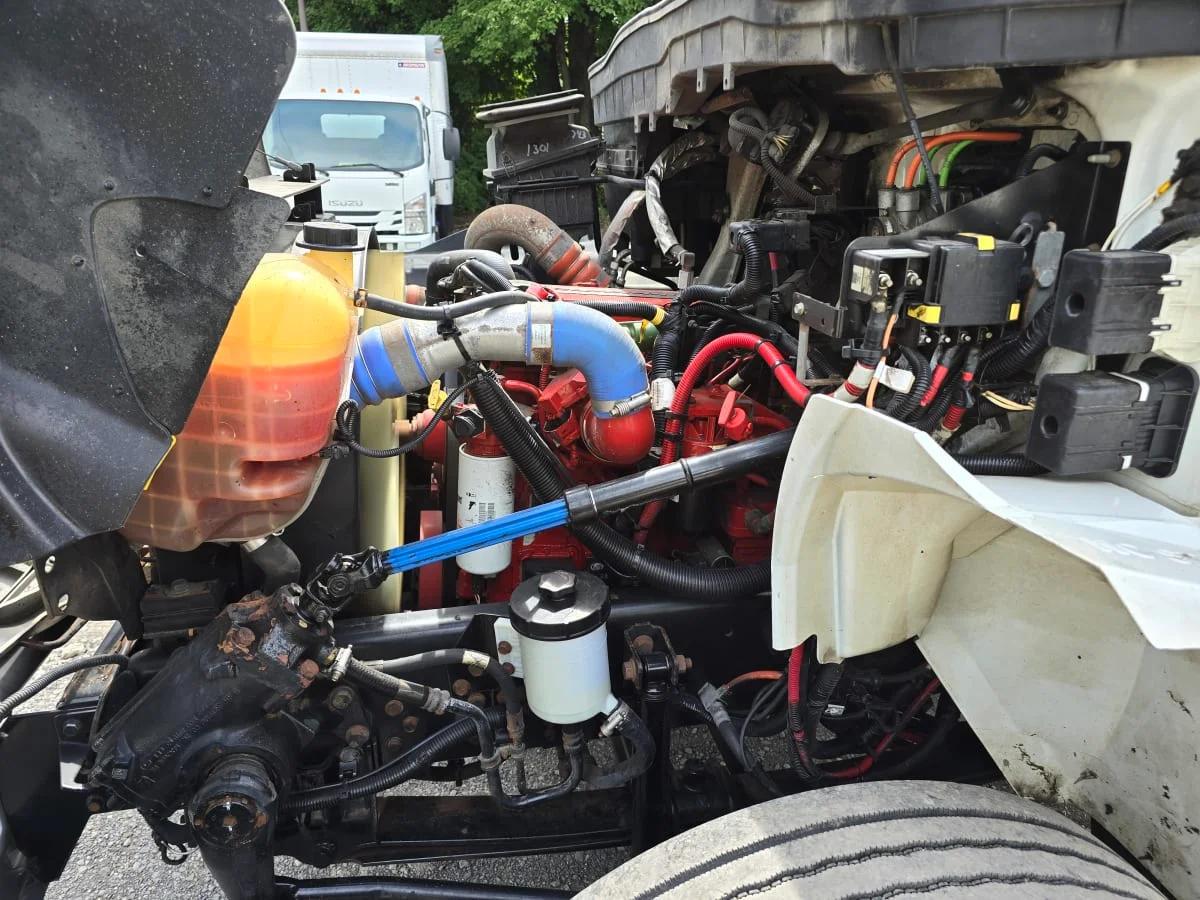 2015 International 4300 in Bensalem, PA — photo 9