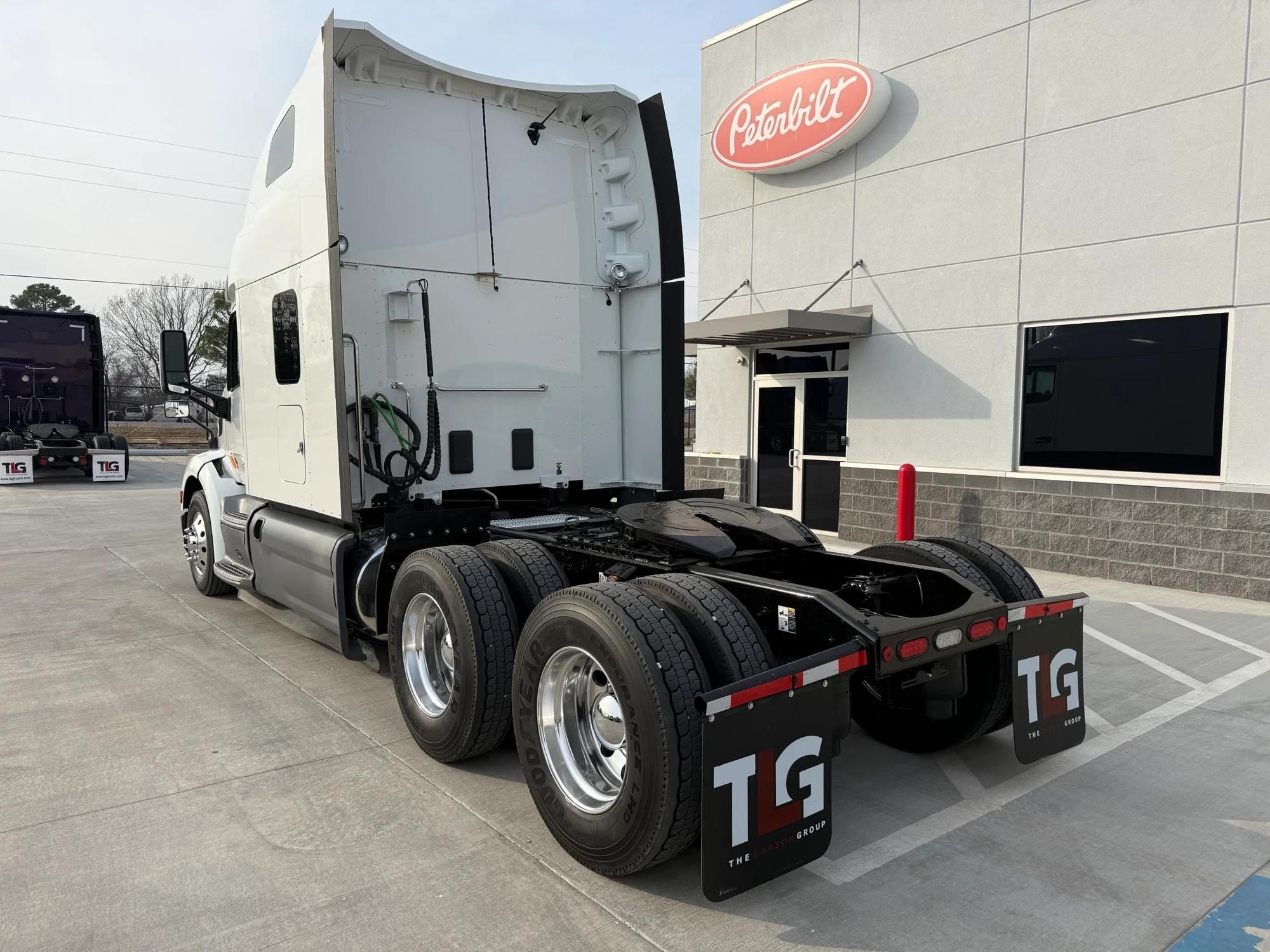 2021 Peterbilt 579 in Lowell, AR — photo 6