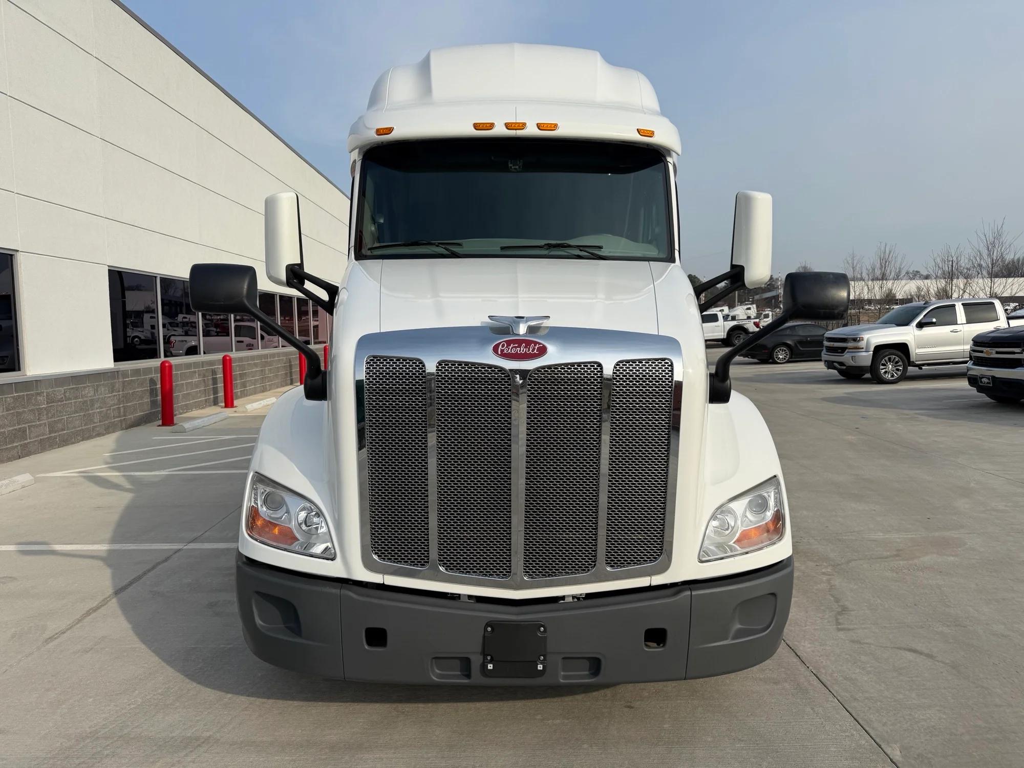 2021 Peterbilt 579 in Lowell, AR — photo 4