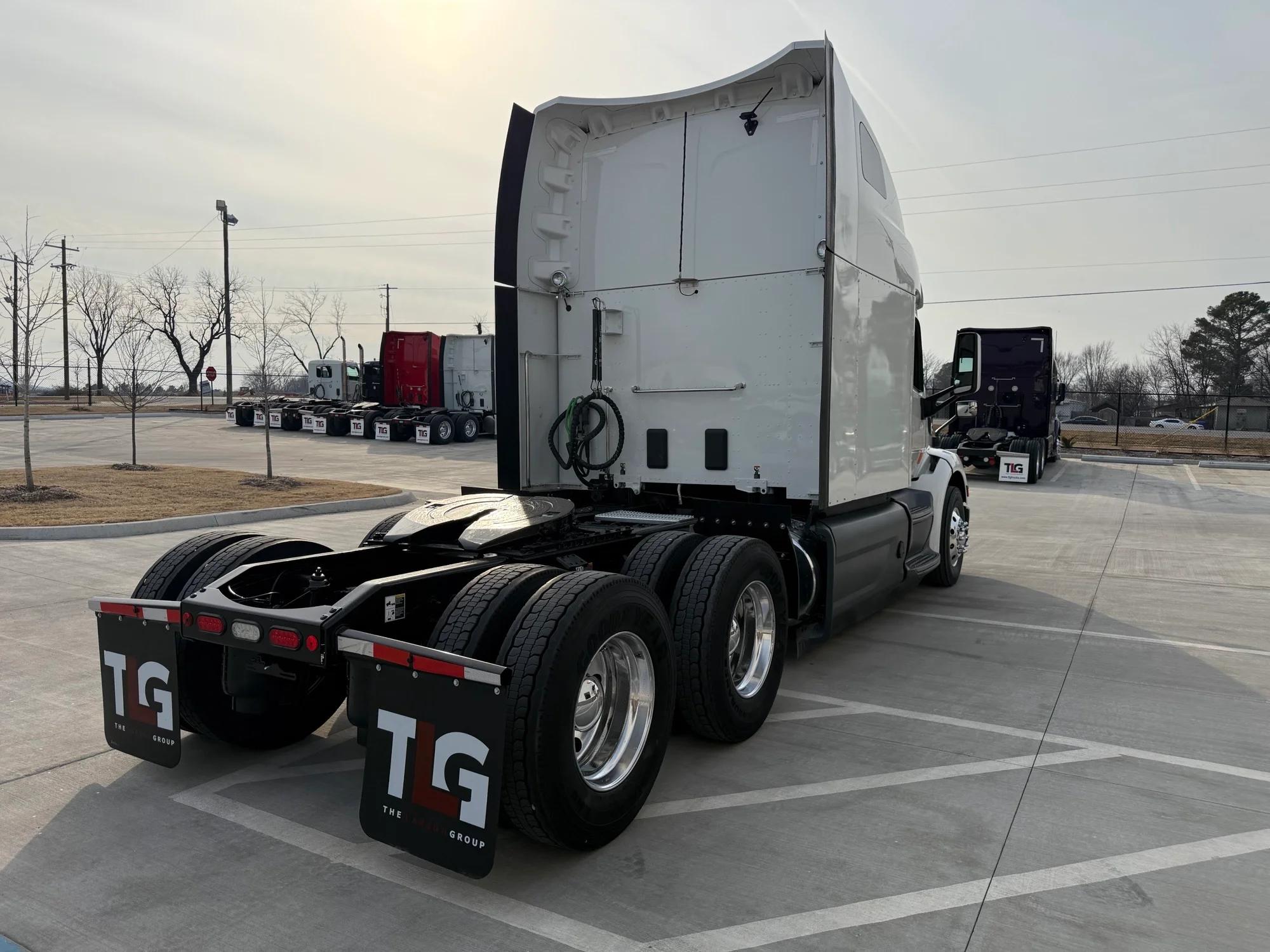2021 Peterbilt 579 in Lowell, AR — photo 8
