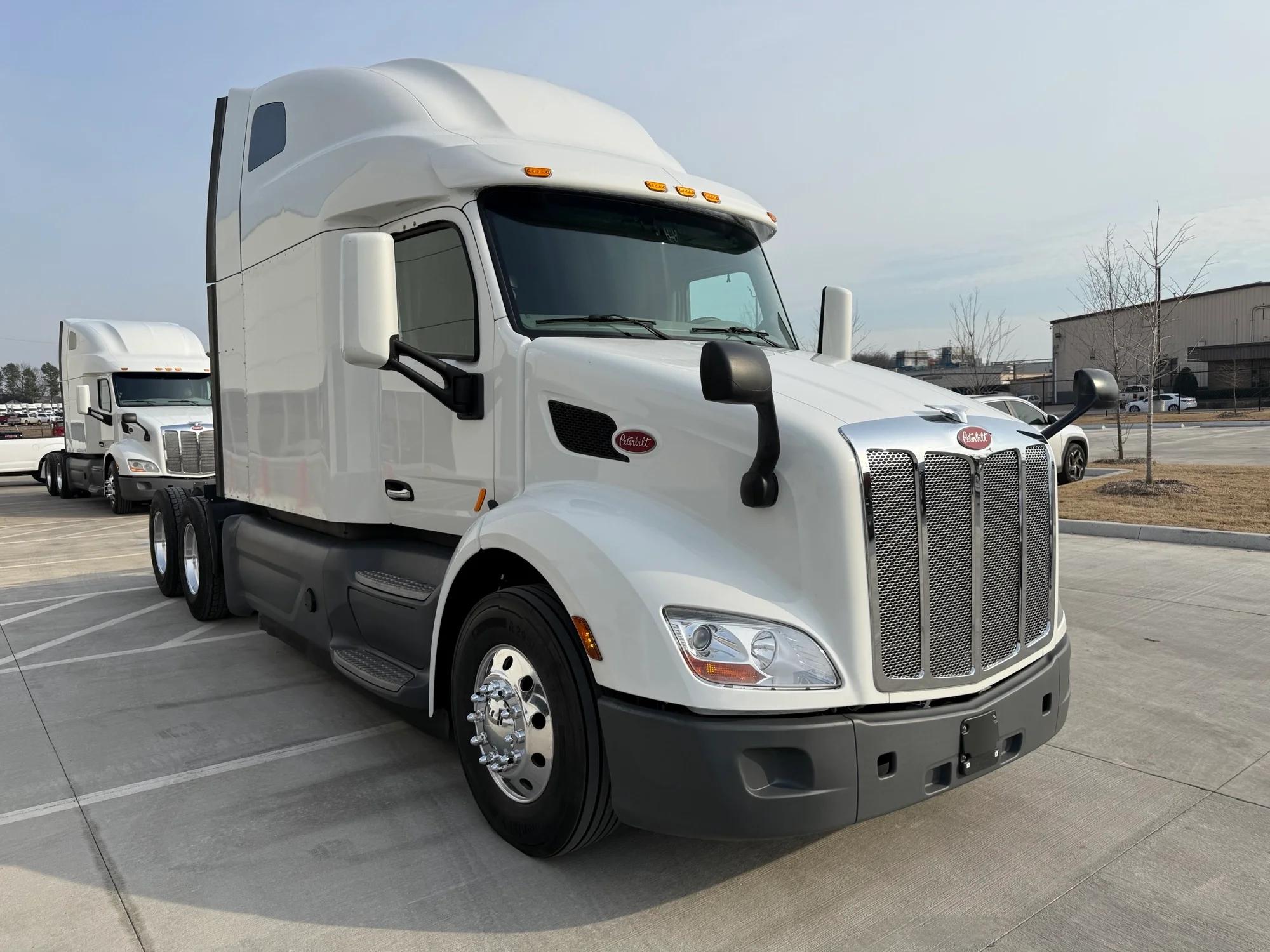 2021 Peterbilt 579 in Lowell, AR — photo 3