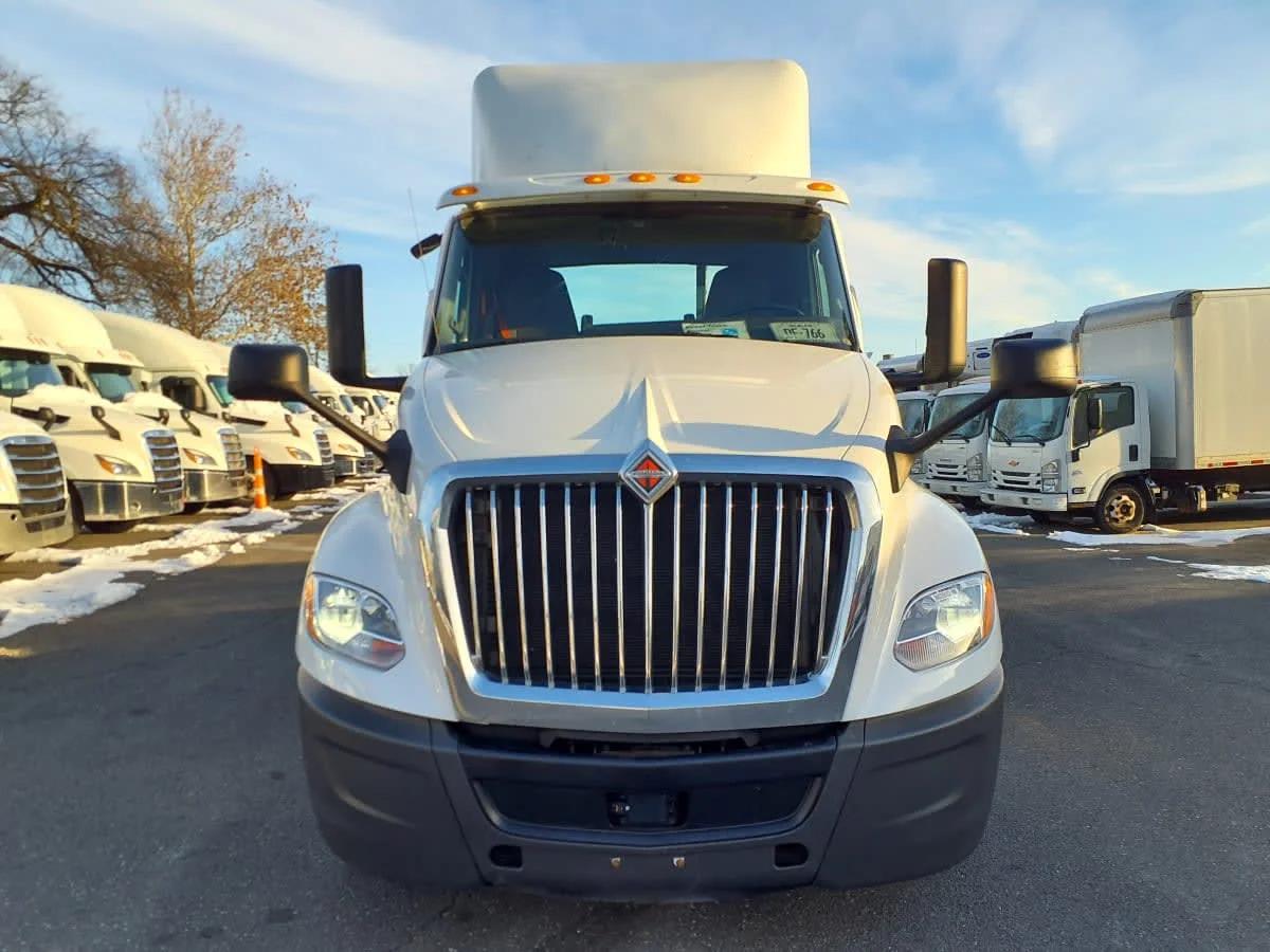 2019 International LT in Springfield, MA — photo 2
