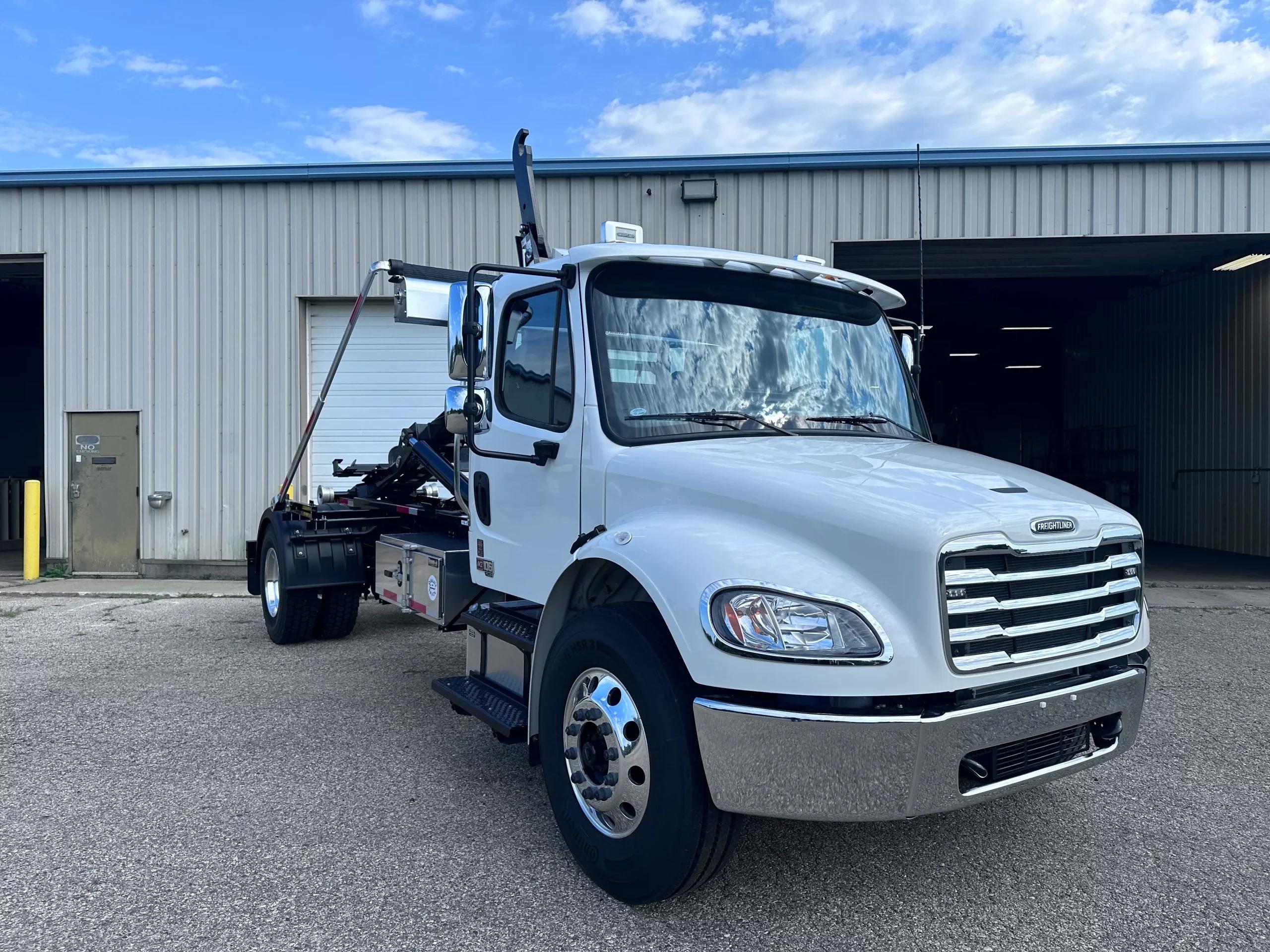 2025 Freightliner M2 106