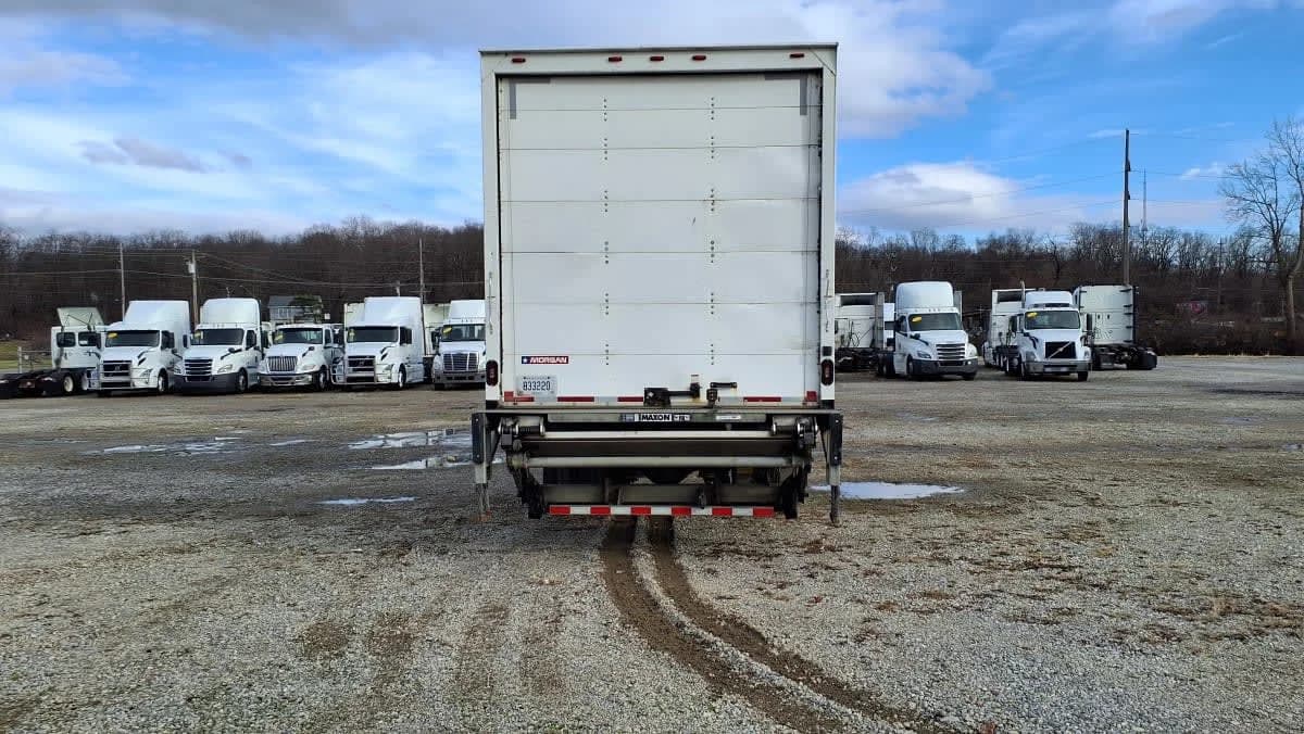 2018 Freightliner M2 106 in West Chester, OH — photo 5