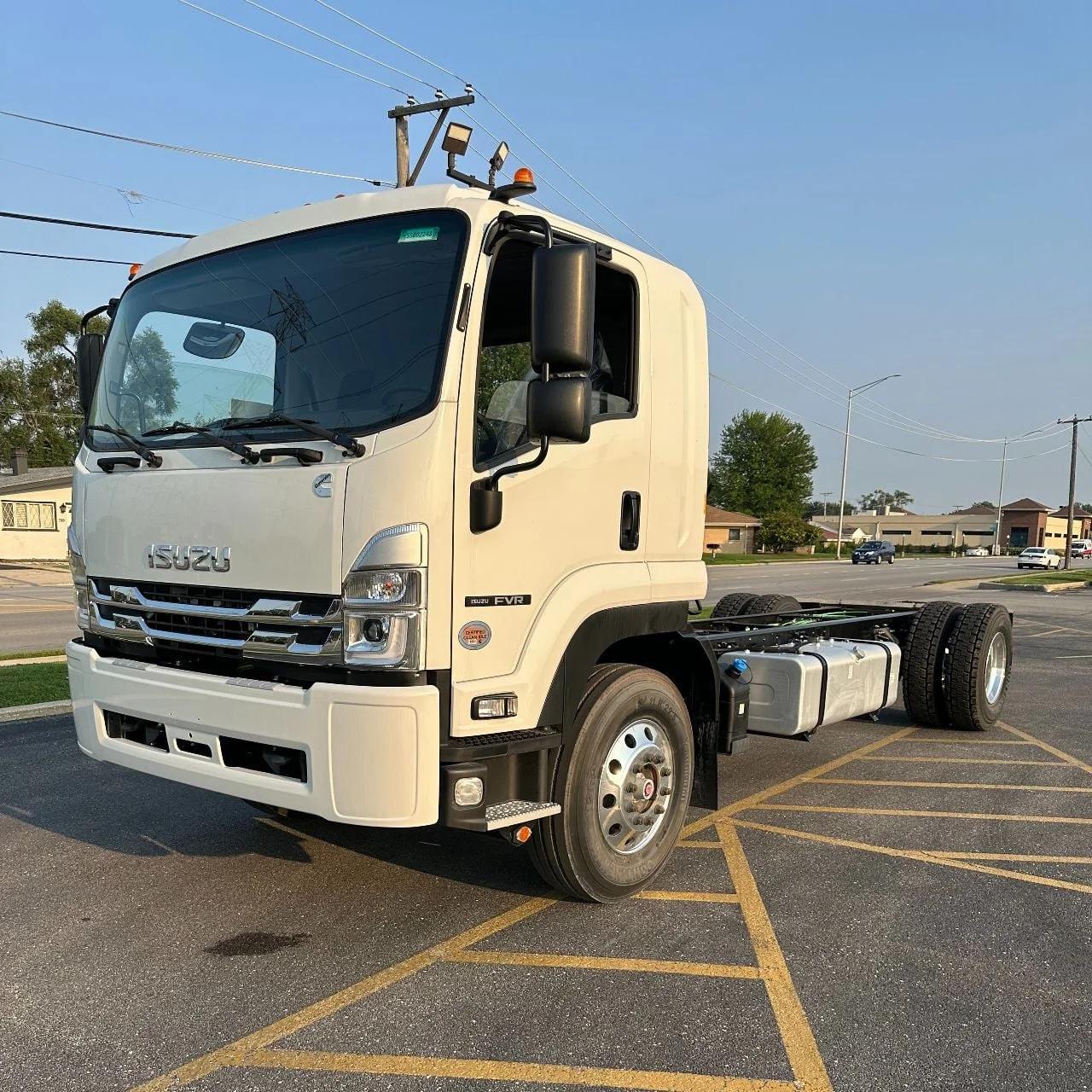 2025 Isuzu FVR