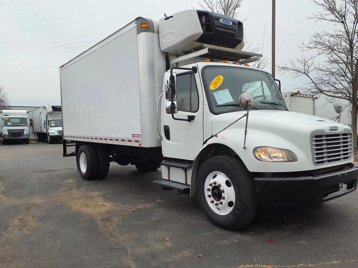 2018 Freightliner M2 106 in Bolingbrook, IL — photo 3