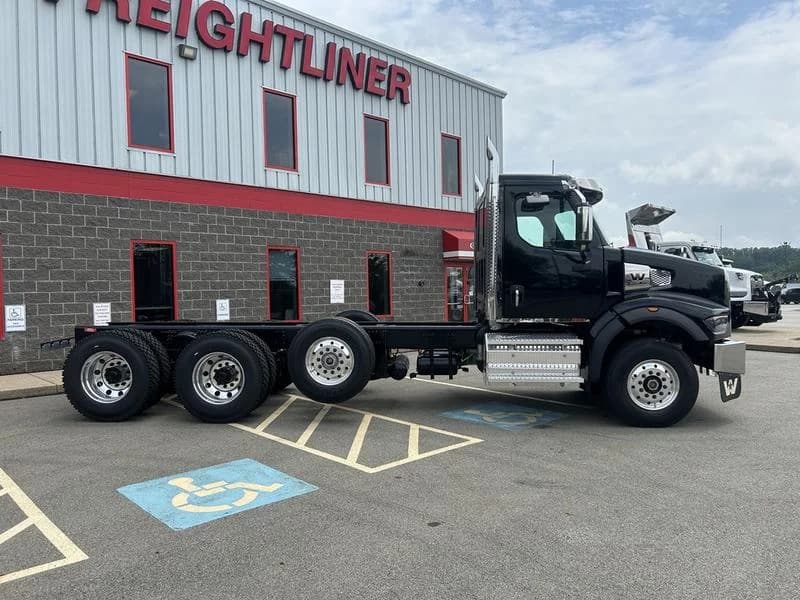 2026 Western Star 49X in Pittsburgh, PA — photo 3