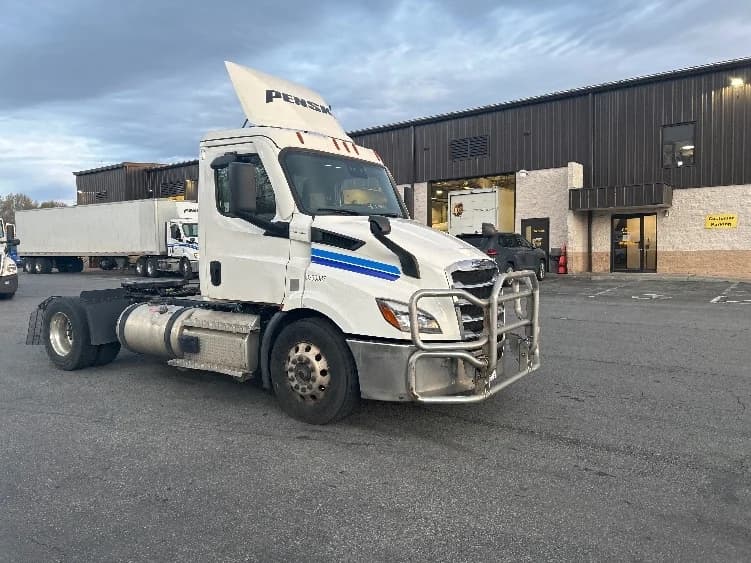 2021 Freightliner Cascadia in Montgomery, NY