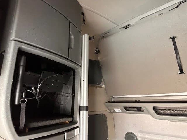 2024 Volvo VNL 860 in London, OH — photo 15