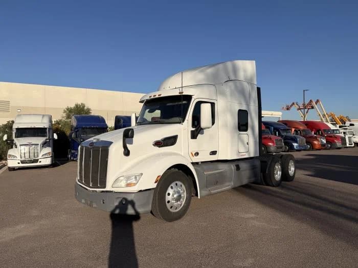 2020 Peterbilt 579 — photo 2