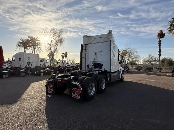 2020 Peterbilt 579 — photo 6