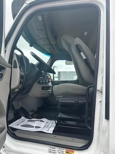 2020 Peterbilt 579 in Fontana, CA — photo 5