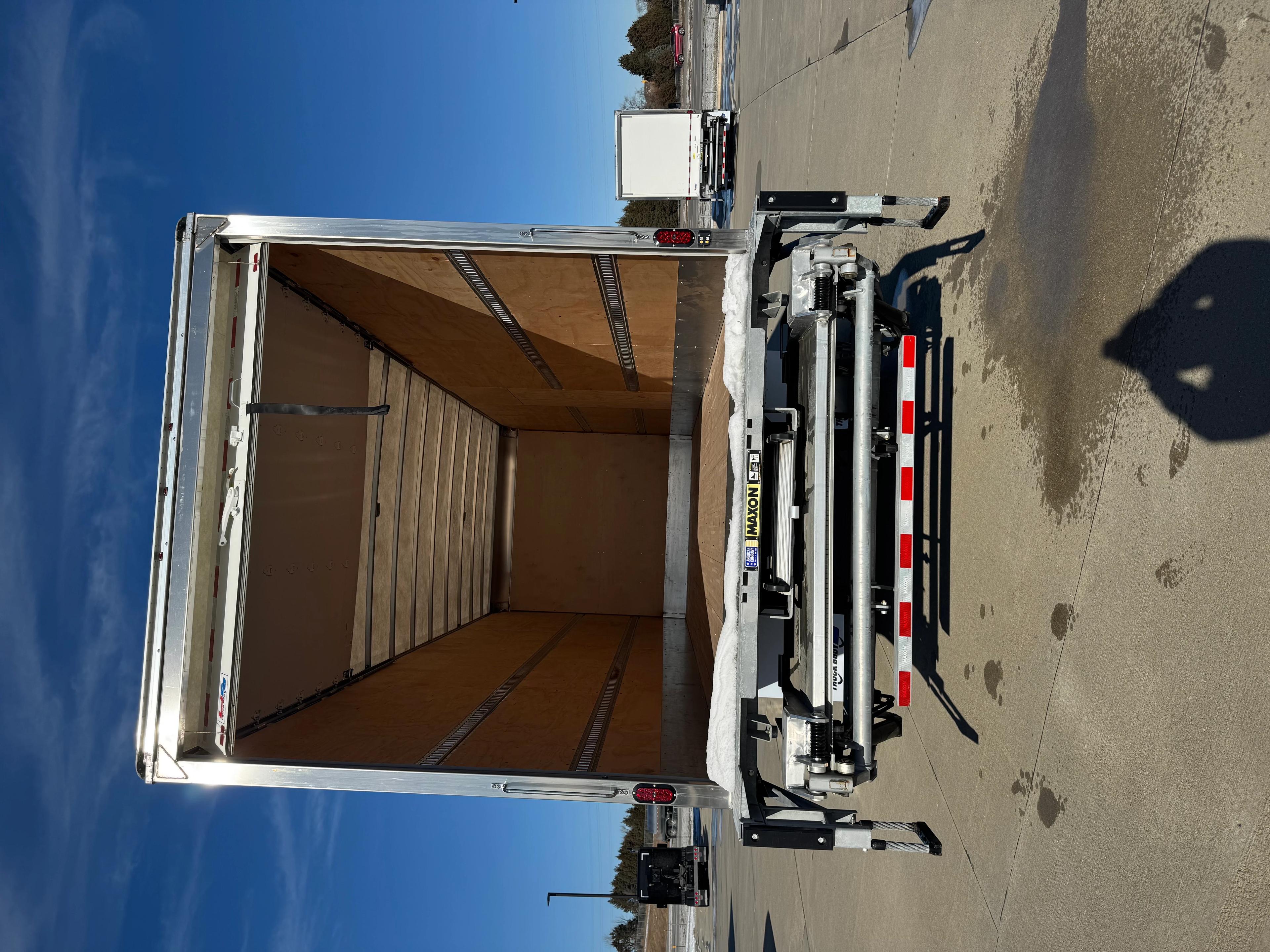 2025 Peterbilt 536 in DES MOINES, IA — photo 5