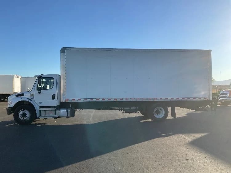 2023 Freightliner M2 106 in Phoenix, AZ — photo 4