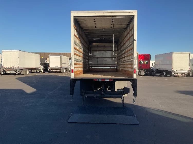 2023 Freightliner M2 106 in Phoenix, AZ — photo 9
