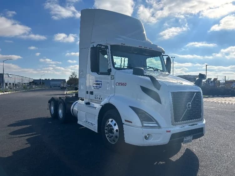 2020 Volvo VNR 640