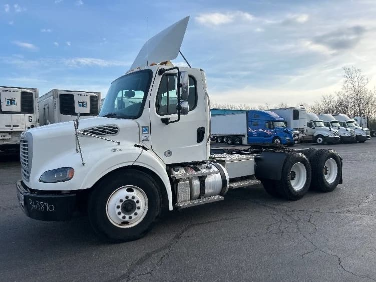 2020 Freightliner M2 112 in Akron, OH — photo 3