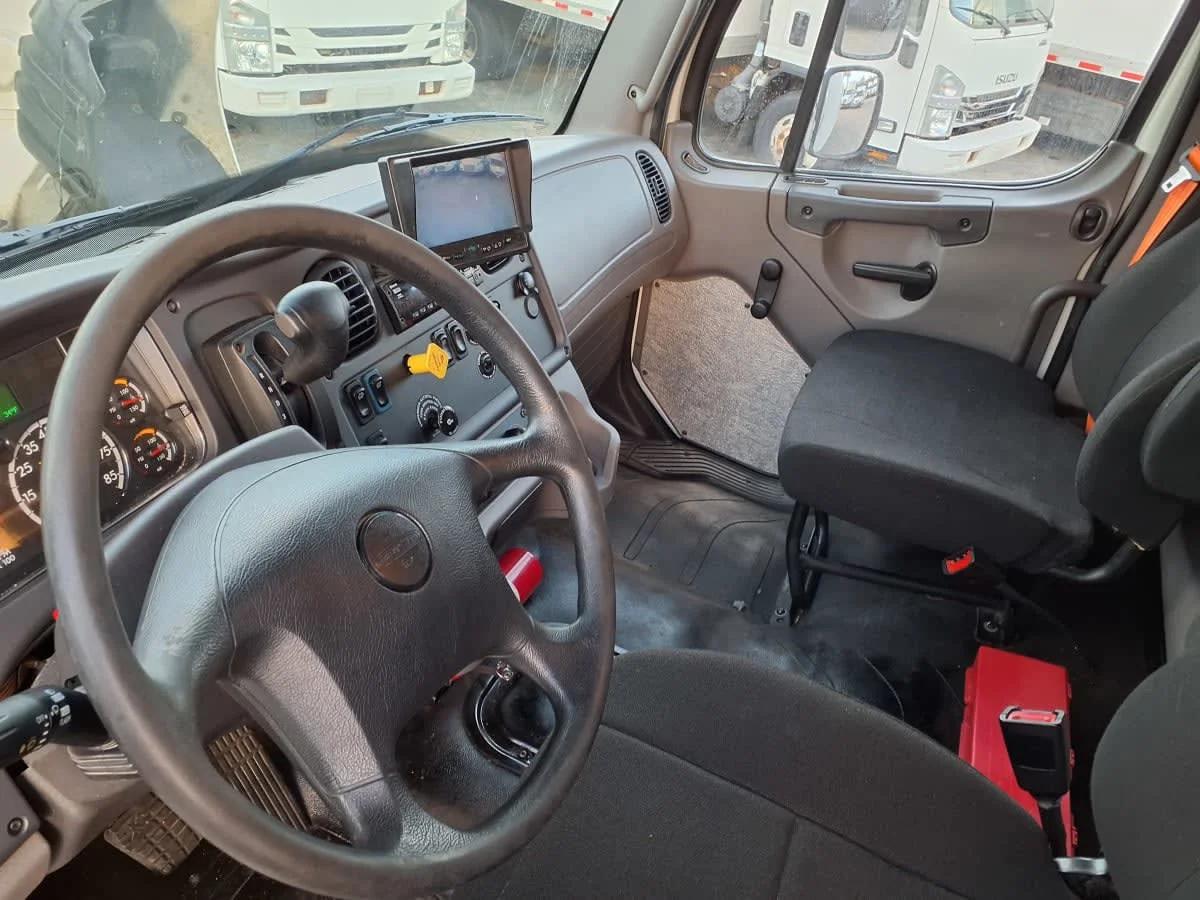 2020 Freightliner M2 106 in Warwick, RI — photo 7