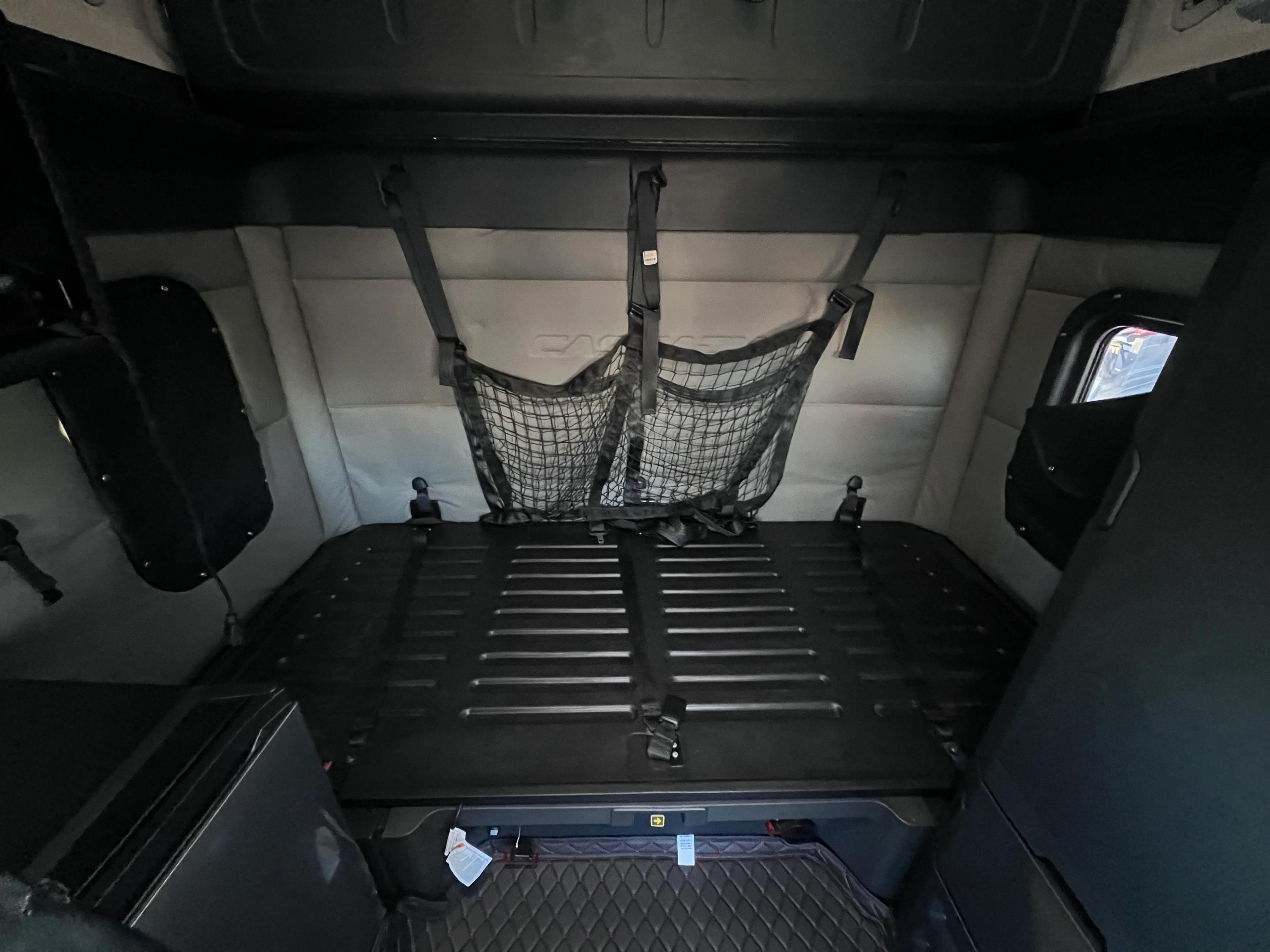 2020 Freightliner Cascadia in Nashville Isuzu, TN — photo 15