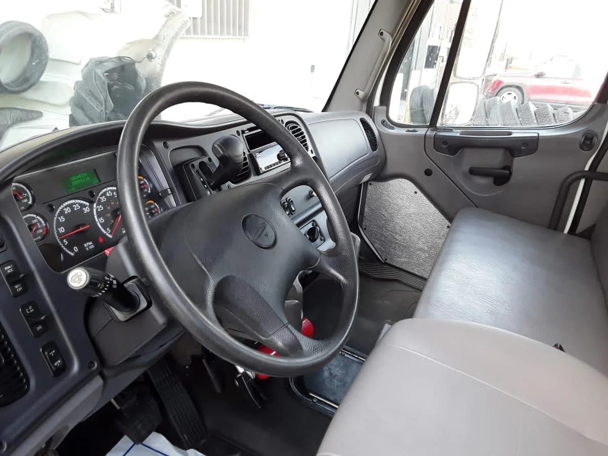 2020 Freightliner M2 106 in Kansas City, MO — photo 7