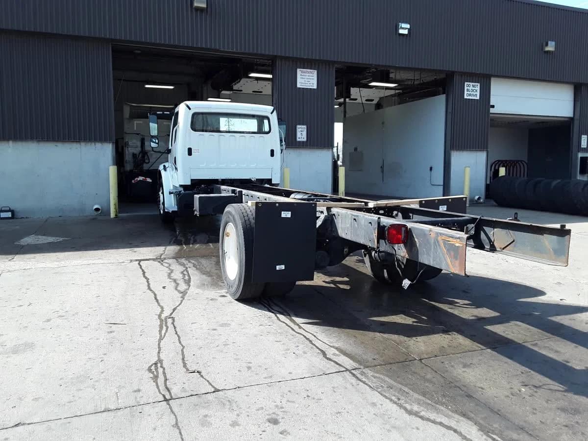 2020 Freightliner M2 106 in Kansas City, MO — photo 6