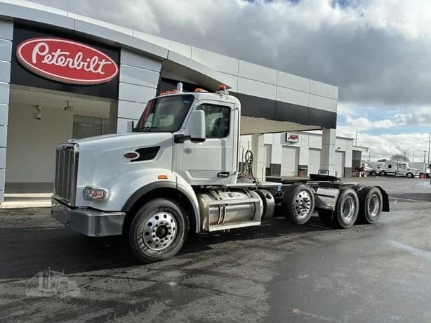 2025 Peterbilt 567