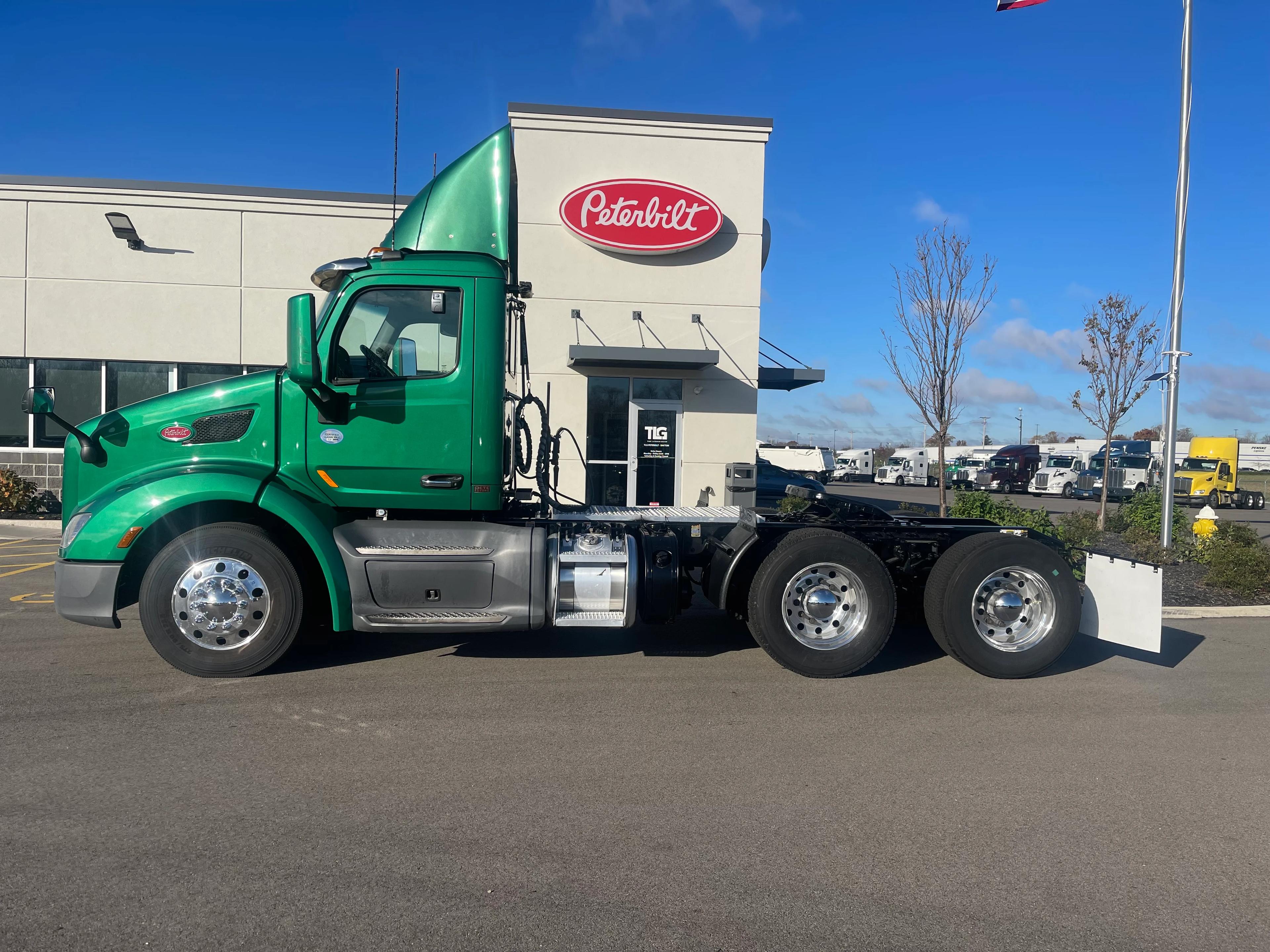 2020 Peterbilt 579 in Dayton, OH — photo 2