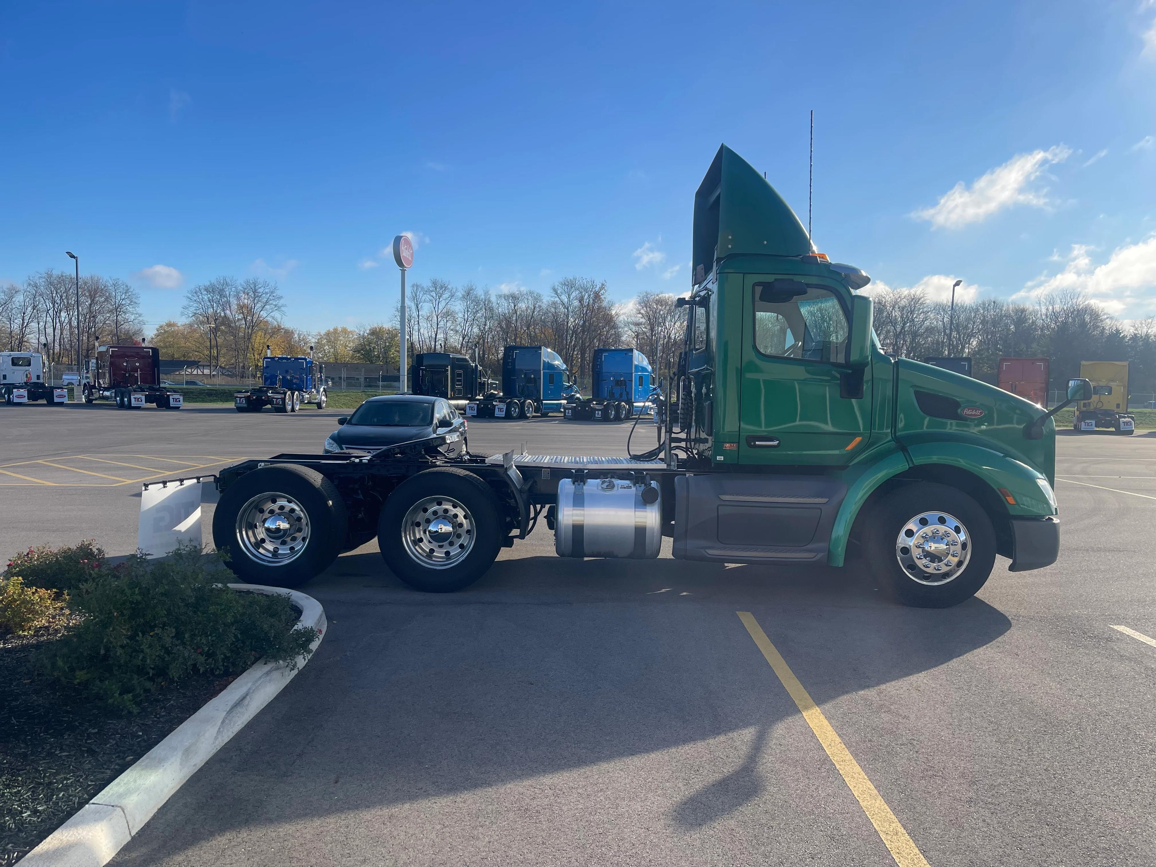 2020 Peterbilt 579 in Dayton, OH — photo 6