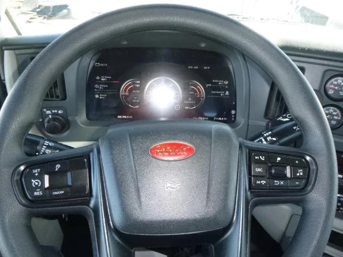 2023 Peterbilt 567 — photo 22