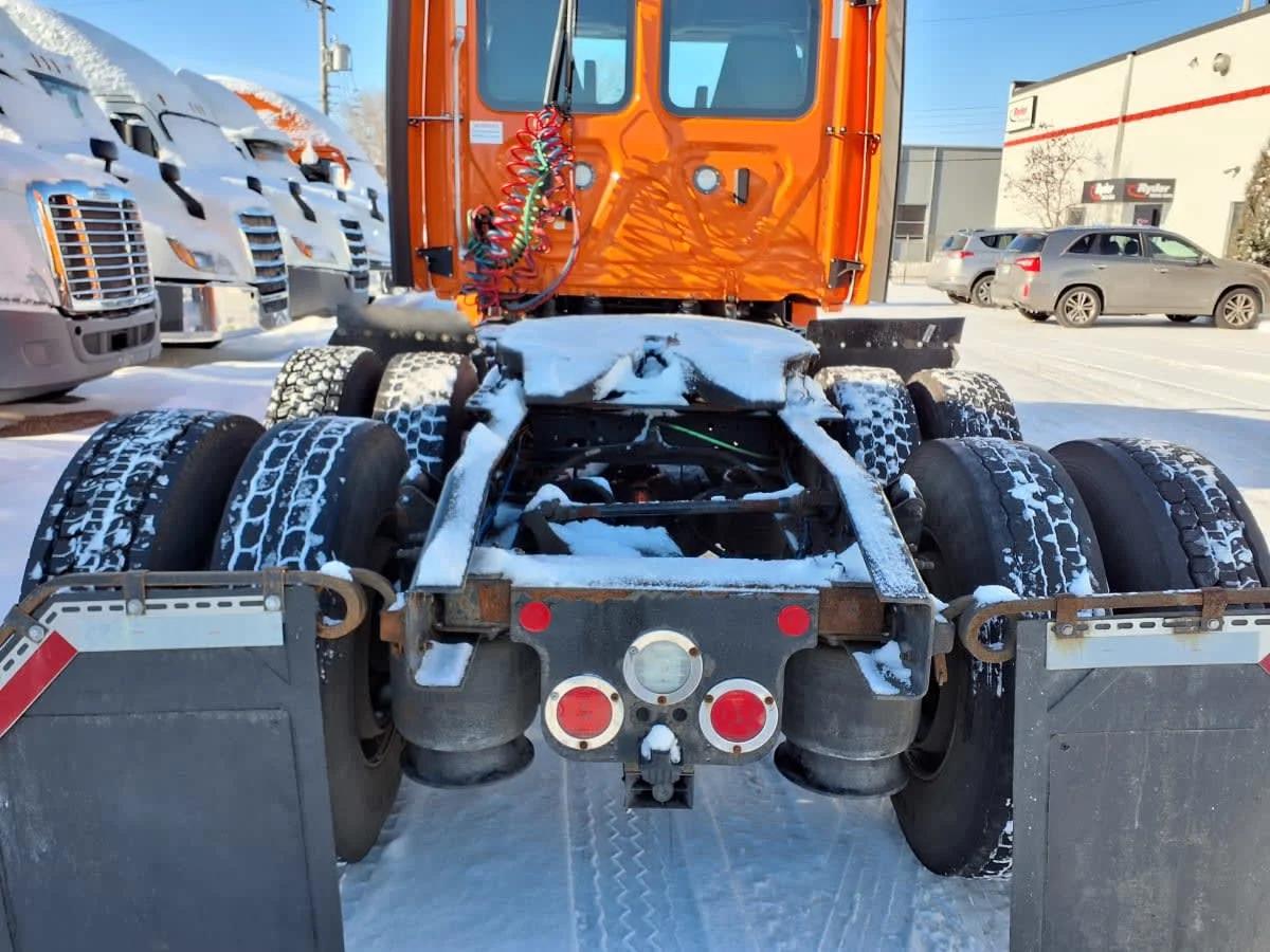 2019 Freightliner Cascadia in Minneapolis, MN — photo 10